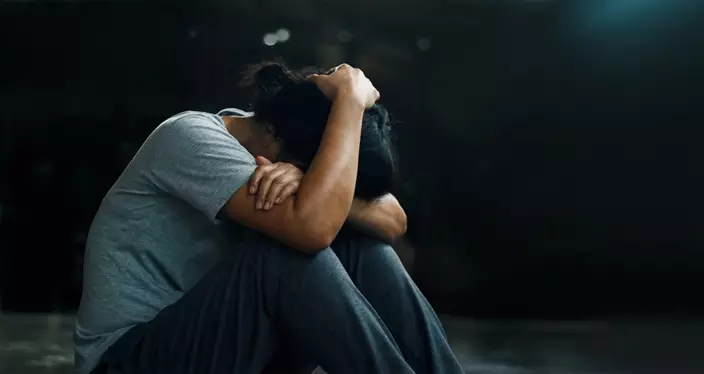 现代人不会交友?美国将孤独列为公共健康危机 专家:问题不在你