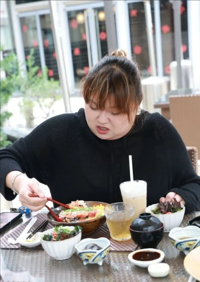 细细粒暴瘦后竟自我嫌弃 恶心全身“阿婆皮”