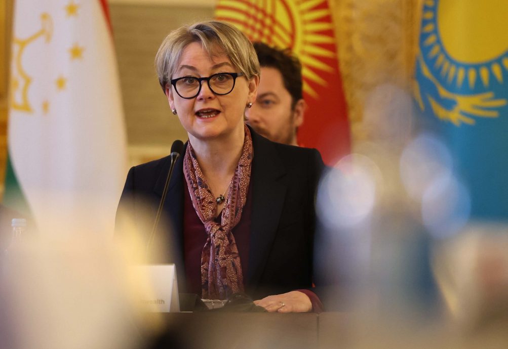 英国外长痛批布莱尔批评英国对伊朗战争的立场