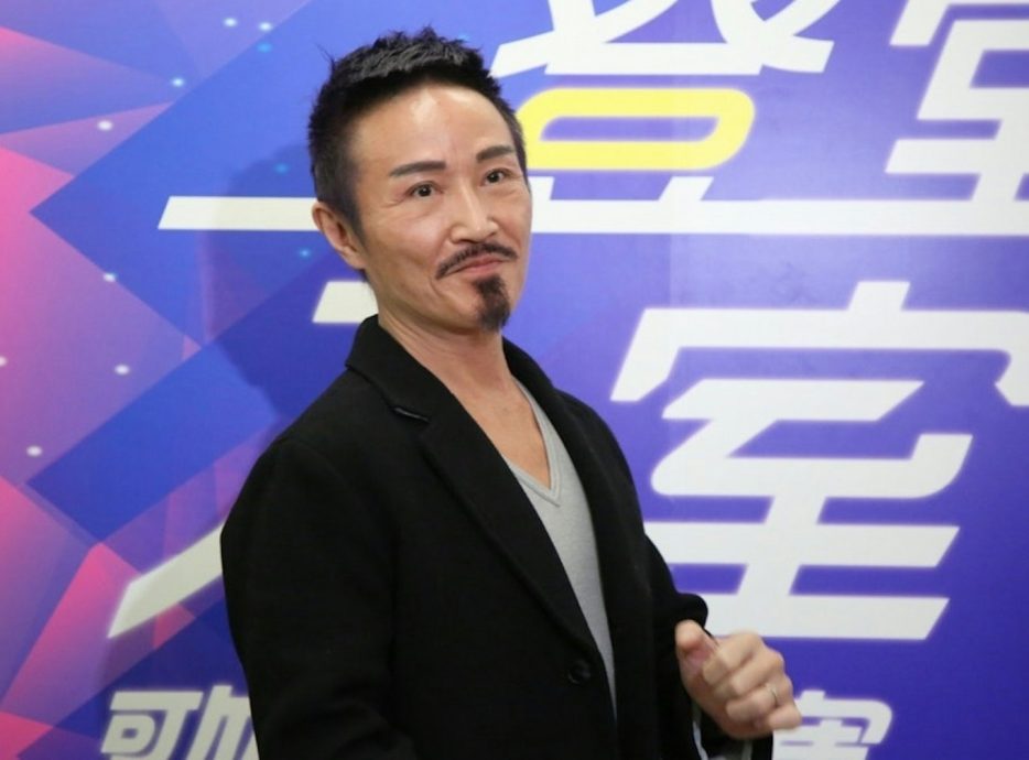 评价陈百强声线音域窄 王晶遭质疑:凭什么?