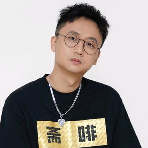 陈自瑶与网红公然牵手 邀对方共度白色情人节