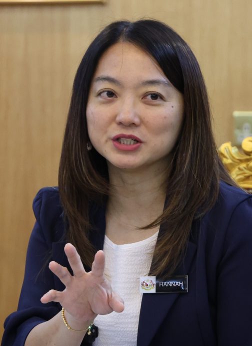 隆市局推三大改革 杨巧双:提升行政管理水平与透明度