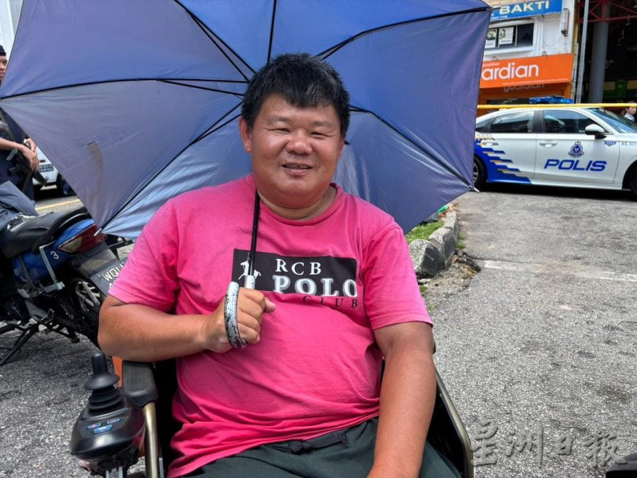 已签发//灵14区华珍金店遇劫·现场传劫匪疑有两人
