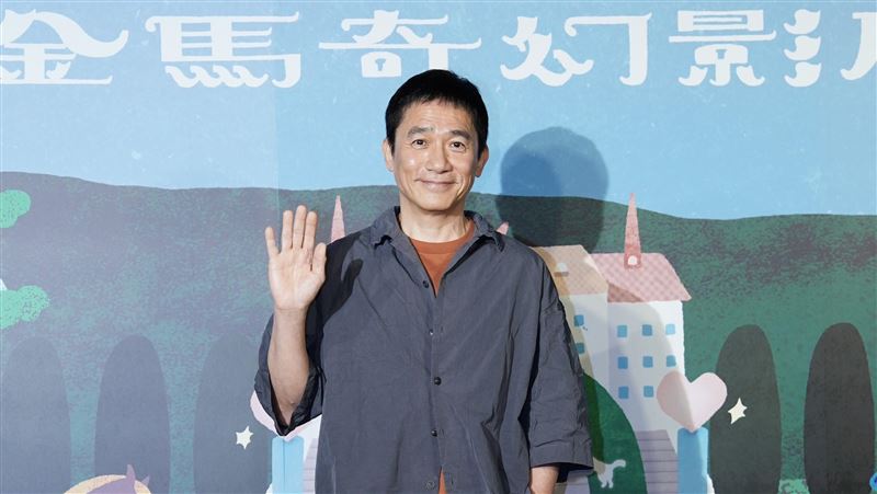 “拍王家卫电影狂吃梨40次” 梁朝伟亲吐从影44年秘辛