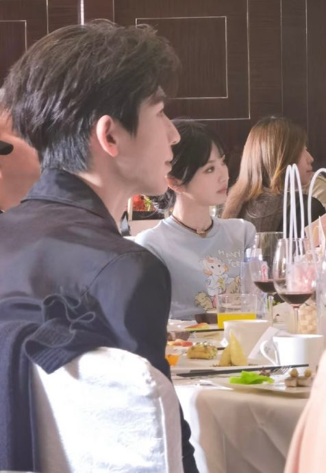 《逐玉》庆功宴|田曦薇只字未提男主角 张凌赫数度溃堤落泪