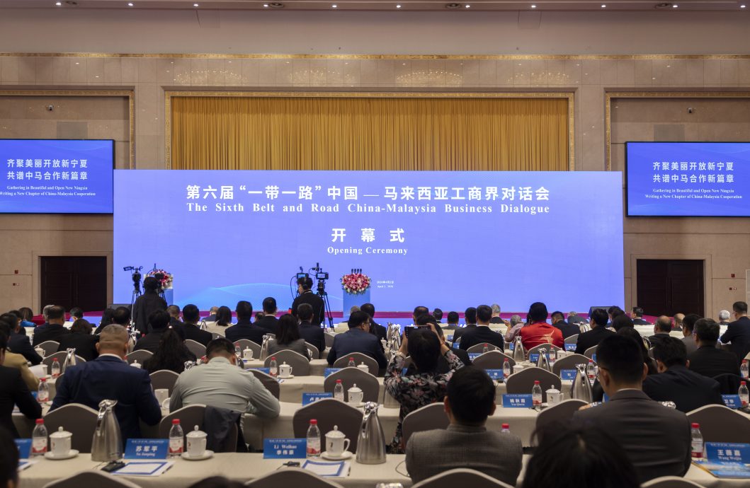 中国与马来西亚签署26项协议总价值7200万美元