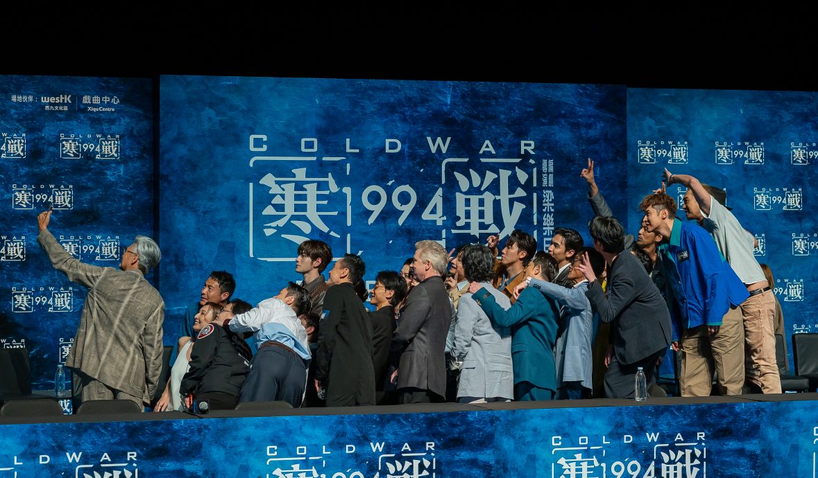 向梁家辉郭富城索吻 周润发想演到100岁