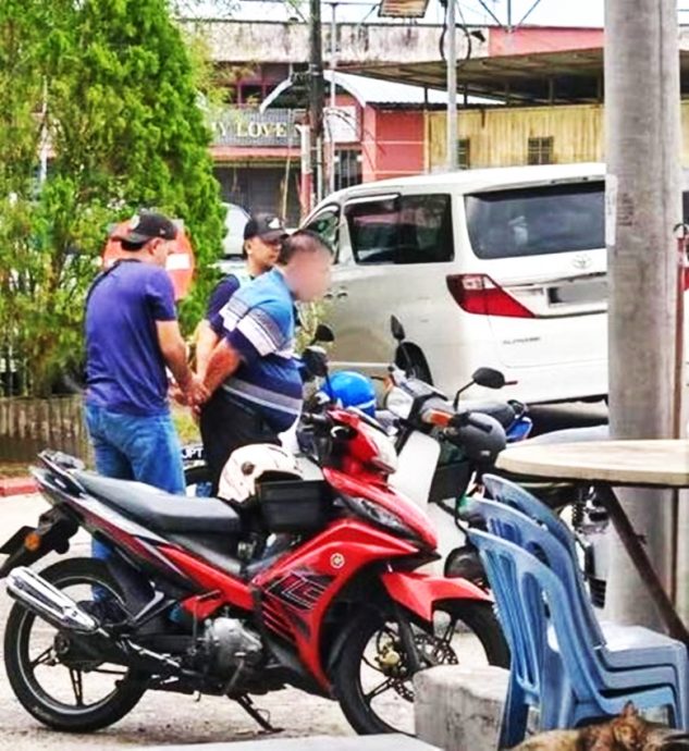 哥打丁宜3死鎗击案//商家还以为是鞭炮声 后发现鎗击马上关店保命