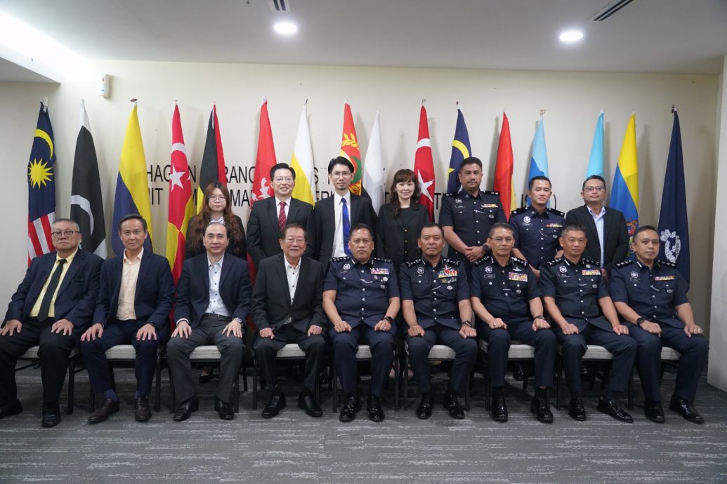 已签发/张天赐会见鲁斯迪·建议警方用1959年防范罪案法令对付大耳窿集团