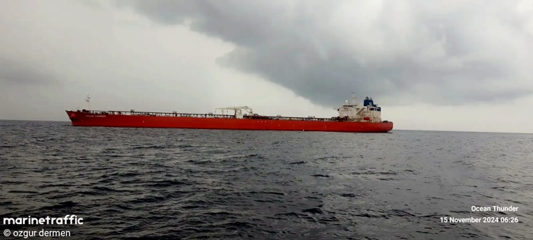 我国首艘通过霍峡超大油轮 陆兆福:“海洋雷霆号”明抵边佳兰