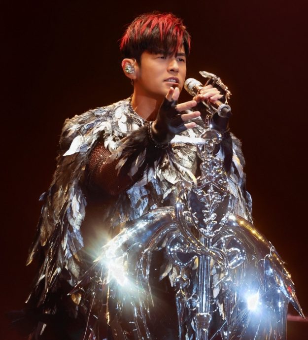 杭州演唱会|3小时实唱不足90分钟 周董降调躲高音惹负评