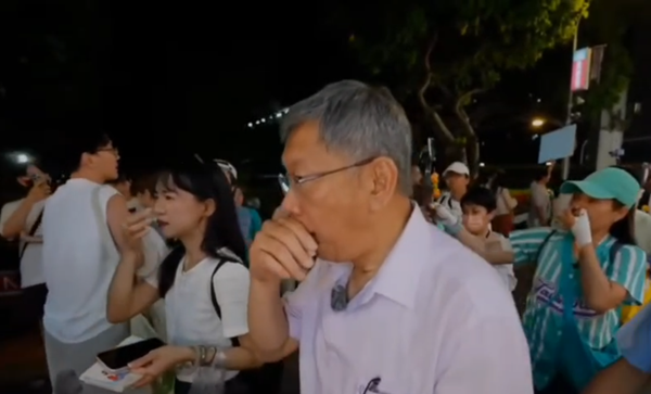 柯文哲逢甲夜市助选拜票 遭2骑士喷辣椒水