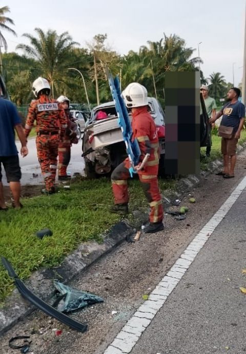 爱大华三车撞 5人受伤送院治疗
