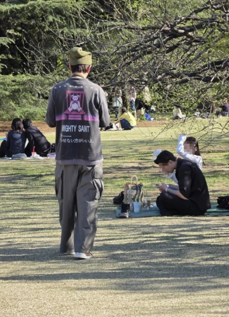 王心凌被捕获与张栋樑日本赏樱 网民狂追问:吴克群呢