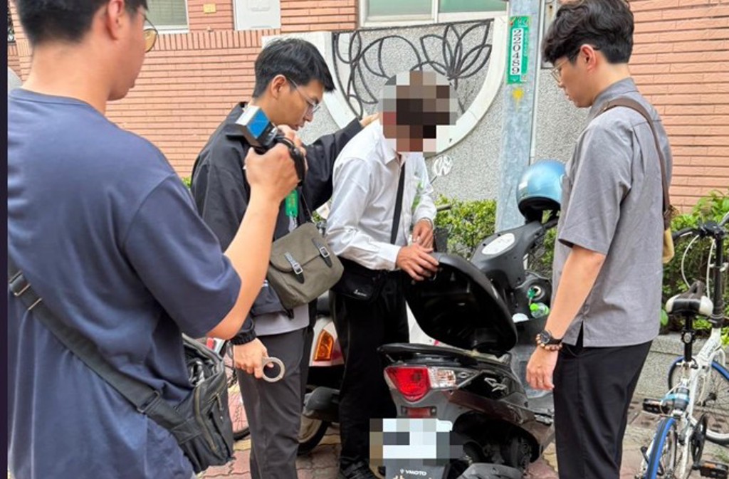 男子强掳女高中生入草丛 骑士打断木棍救人