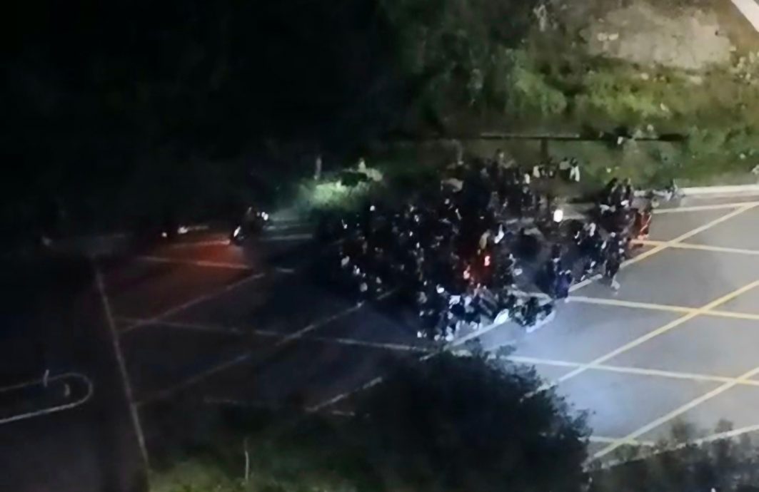 疑失衡跌落 陪飙摩托女生摔死
