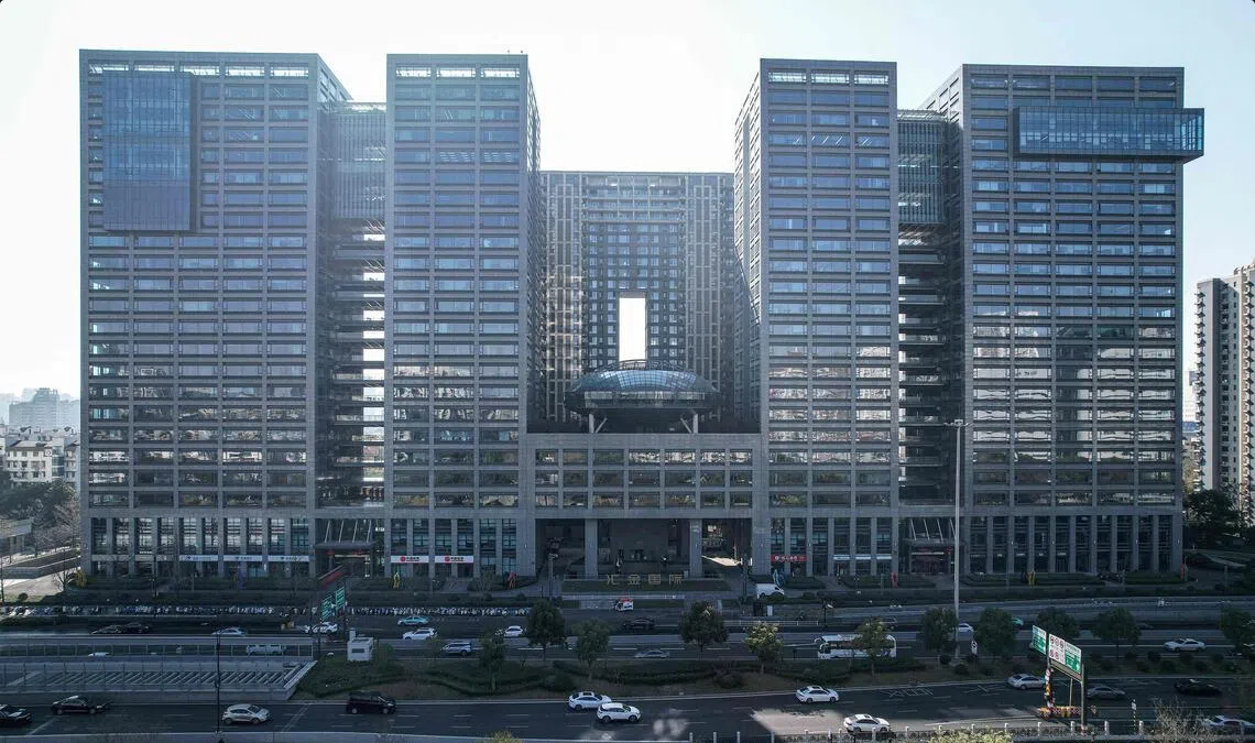 穆迪将中国评级展望从负面上调至稳定