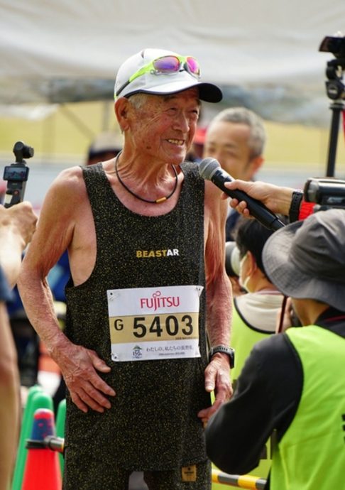 长野马拉松赛场佳话 90岁长者以惊人速度刷新日本纪录