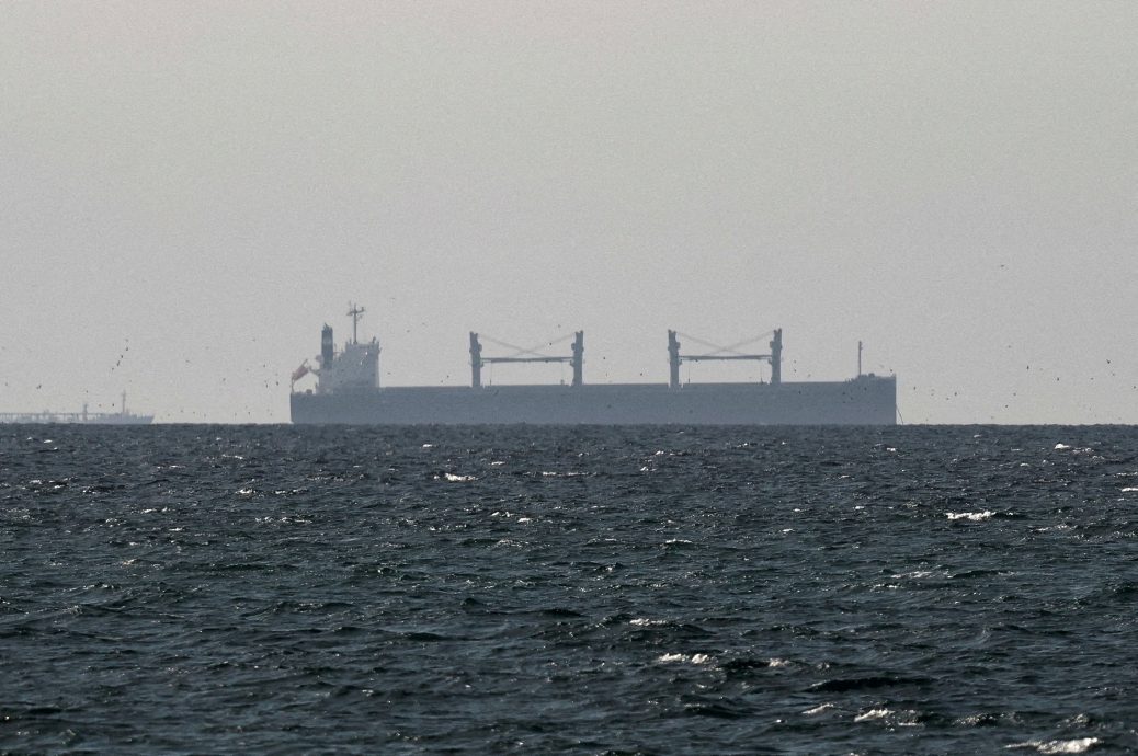 首艘韩国船舶绕行通过红海运原油回国