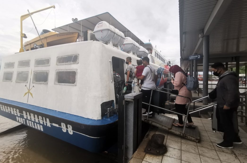 (全国版)柴油涨价影响客船服务 吉行政议员冀联邦政府提高补贴
