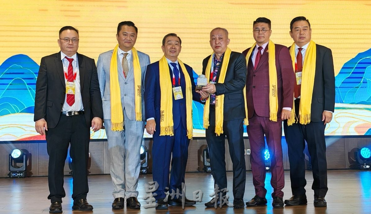 陆兆福:马华侨华人恭拜轩辕黄帝大典,体现我国在海外弘扬中华文明的重要地位