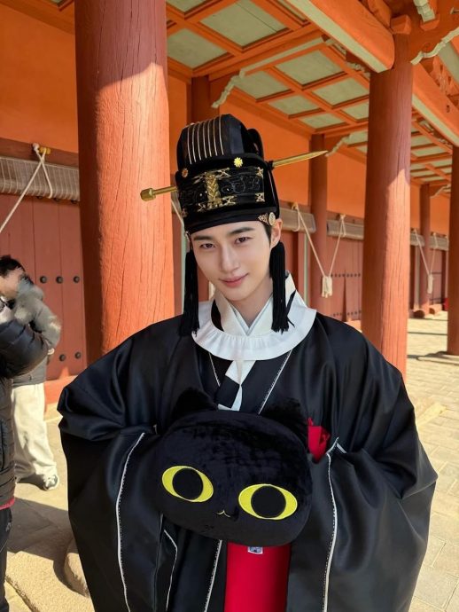 《大君夫人》辱韩争议延烧 IU边佑锡手写信道歉