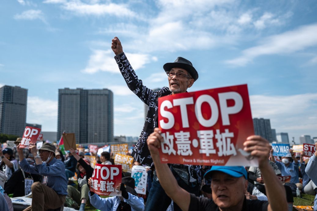 东京和平宪法集会吸引创纪录的5万人参加