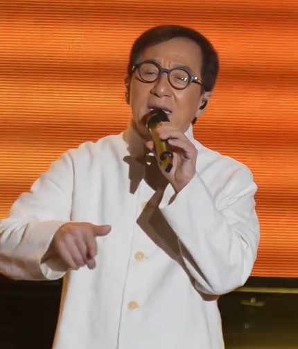中国商演拒被白嫖突喊卡 徐怀钰撕主办方恶意欠款