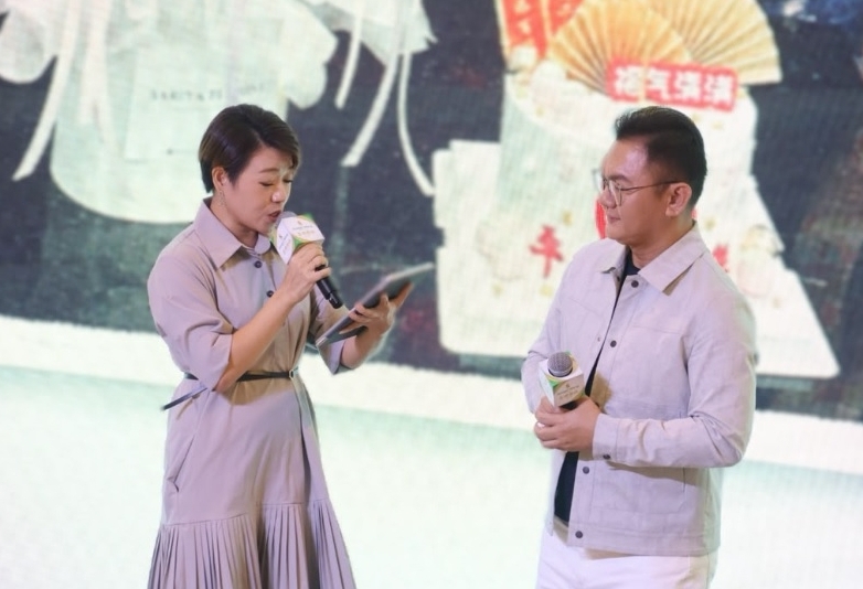 从确诊到离世仅1个月 梁晋荣写歌出书献亡父