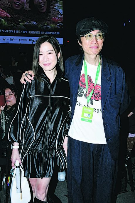 农夫尾场爆笑落幕 黄子华佘诗曼现身力挺
