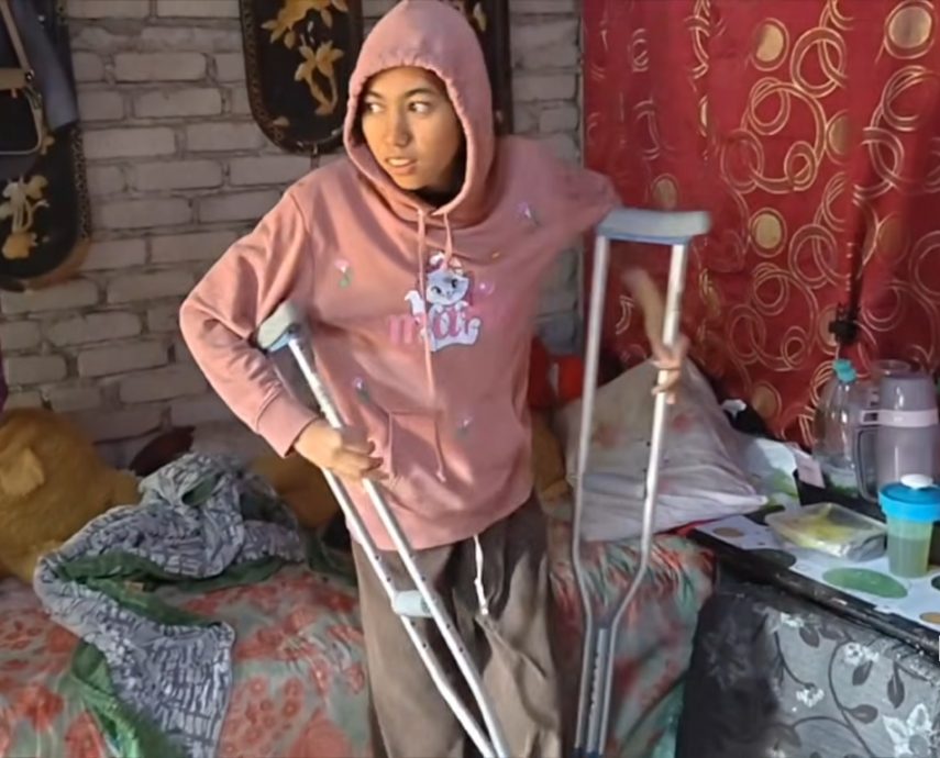 家贫如洗 中四辍学 21岁骨癌女被迫延误治疗