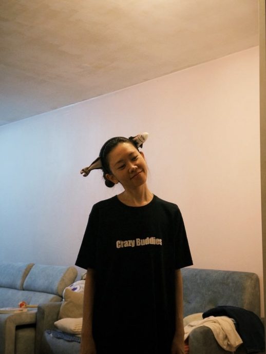 廖子妤封金像影后衣锦还乡 父母轮流捧奖笑开怀