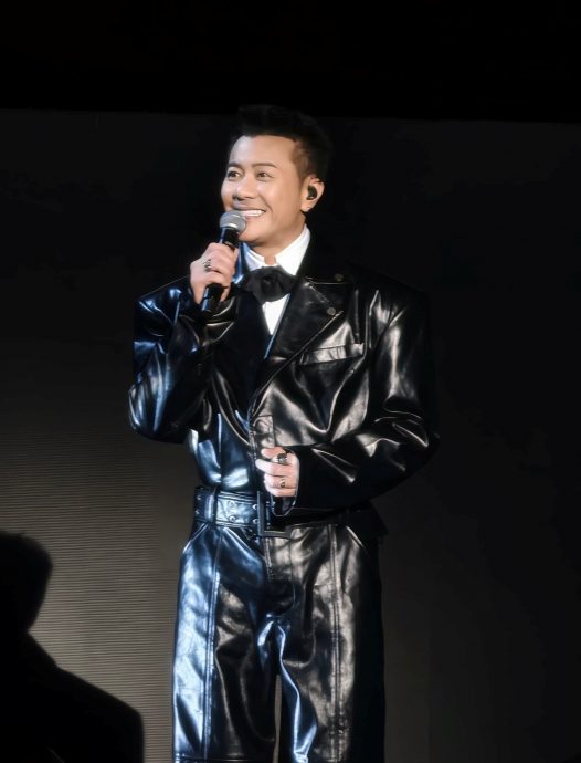 张卫健亲密同框大马粉丝 许志安隔空传情郑秀文