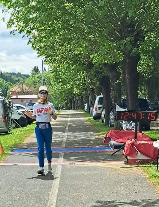 捷克K6超马6日跑696公里 林瑞菁称霸女子组
