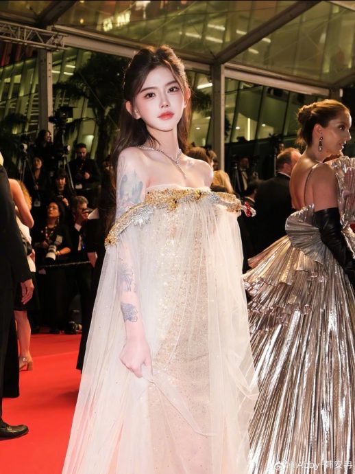 给杨幂杨紫赵露思“整形审美”分级挨轰 网红韩安冉甩锅AI