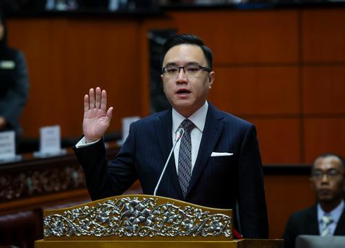 补签照片∕上议员宣誓