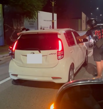 视频|迈薇撞倒女骑士后逃逸! 公众合力追车拦下肇祸司机