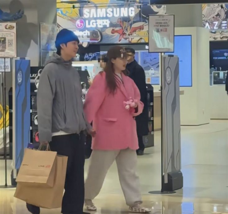 铁粉批婚后放任事业崩塌 泫雅亲回“从未不爱舞台”