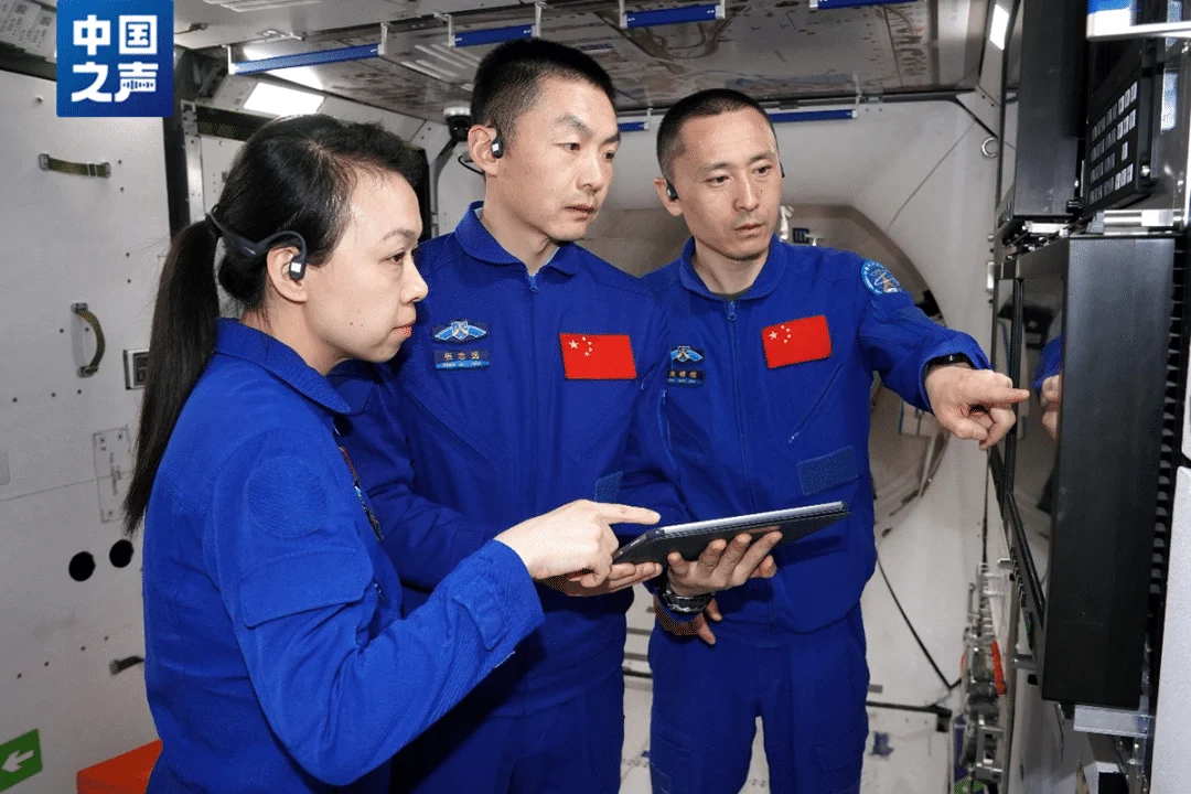 黎家盈:我们家庭是一个小家 但是我们国家是一个大家