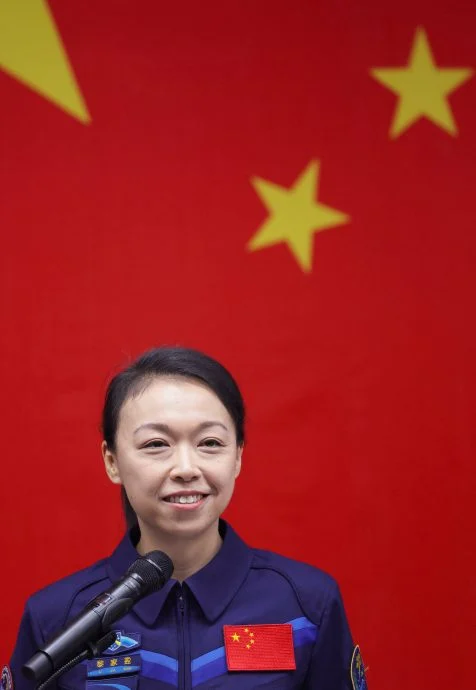黎家盈:我们家庭是一个小家 但是我们国家是一个大家