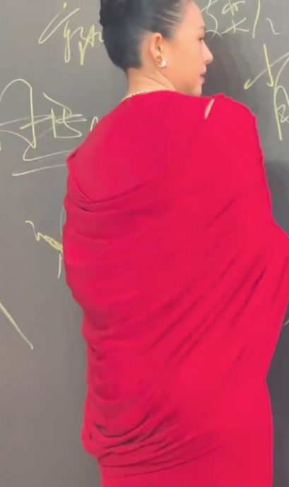 诡异后颈如戴人皮头套 章子怡遭疯传“调包”