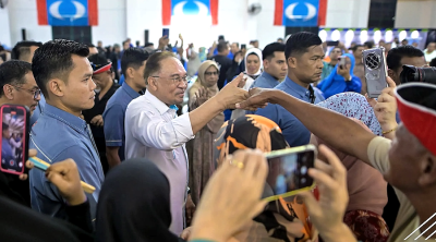 If even Anwar is at risk, how many seats will PKR have left?