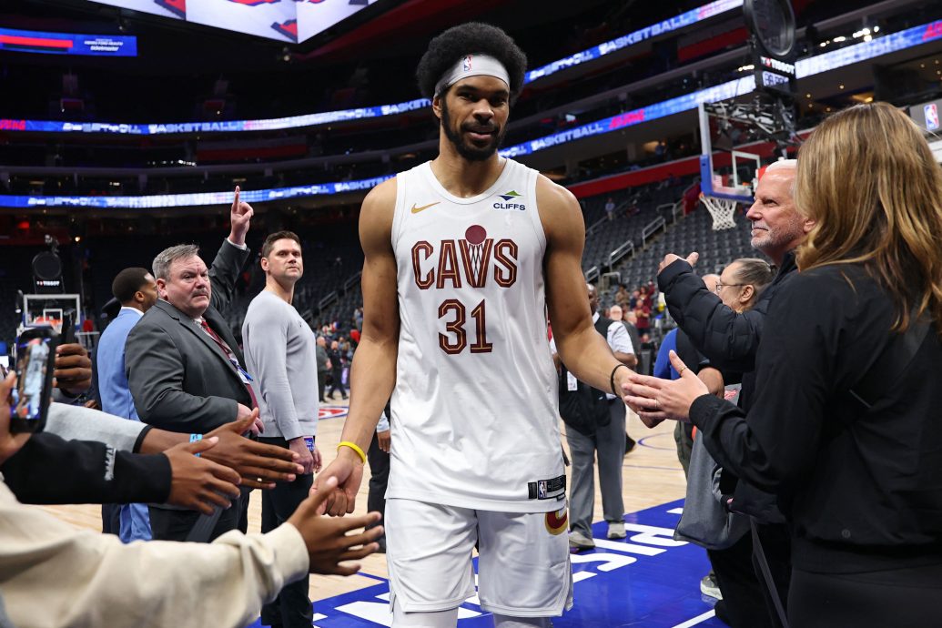 NBA季后赛| 东部半决赛第5场骑士斗活塞 裁判澄清碰撞事故没误判