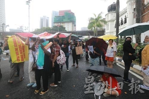 五一和平集会|视频|63 NGO逾500人冒雨参与 呈12诉求促打贪反战