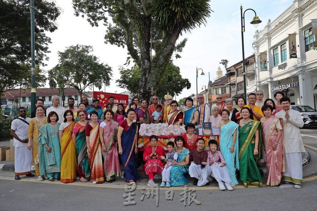 《我们》当华裔志工穿上纱丽——一场从服饰开始的靠近