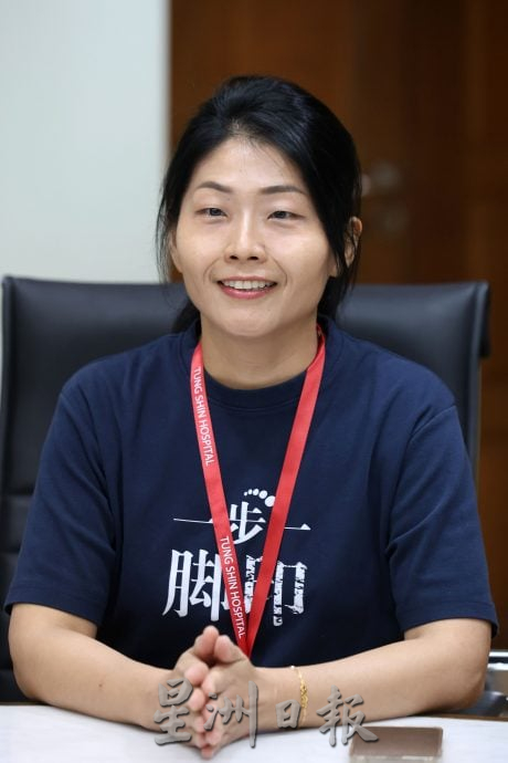 暖势力/一步一脚印 从病患到义工
