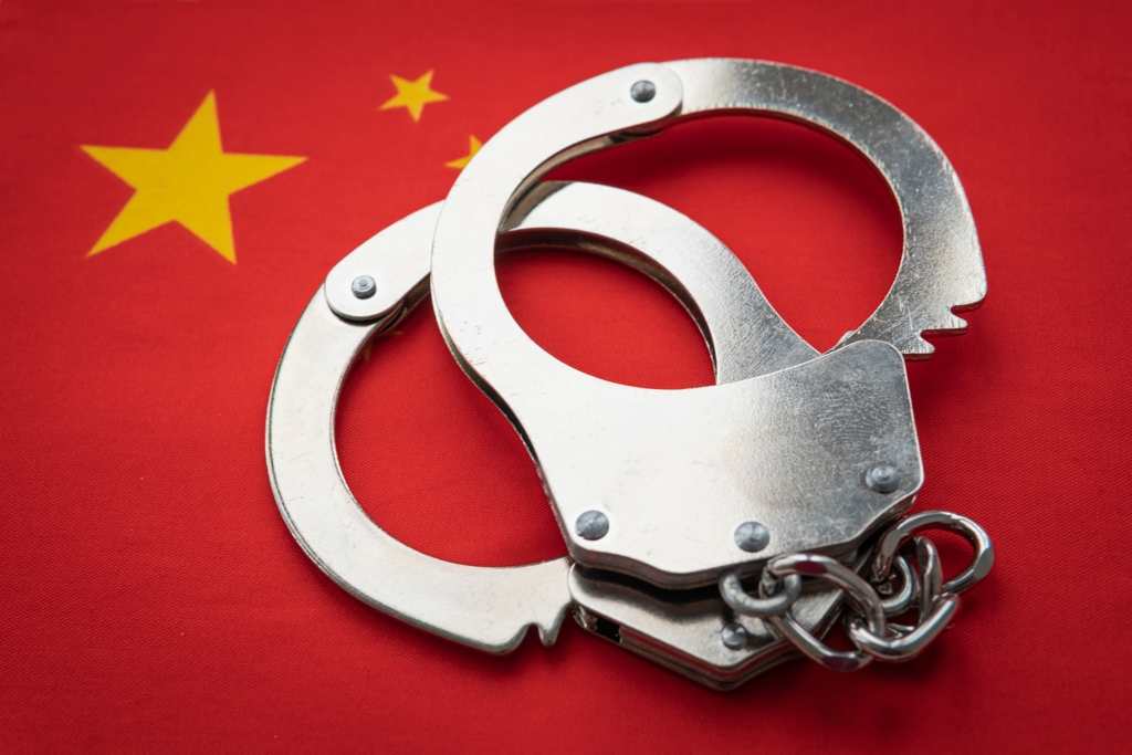2元假酒卖599!中国官方出手 打破“特供酒”造假神话