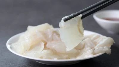 初尝潮州鱼生美/鲁肃伯（淡杯）