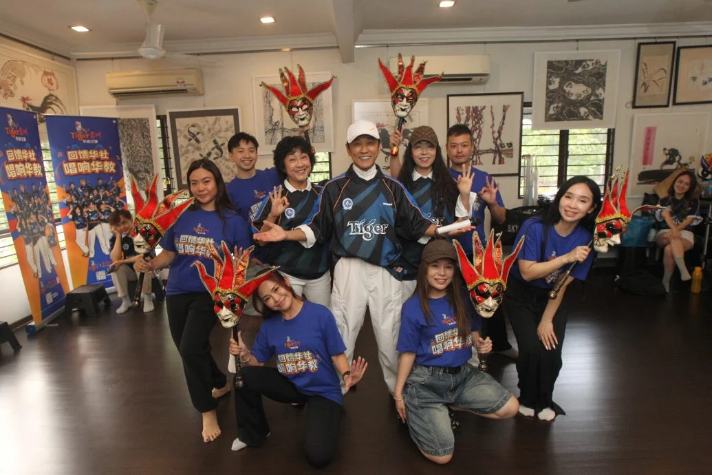 《TigerNewswire华教义演》总彩| 黄一飞自嘲年纪大“见一次少一次” 搞笑喊话伙伴们珍惜自己