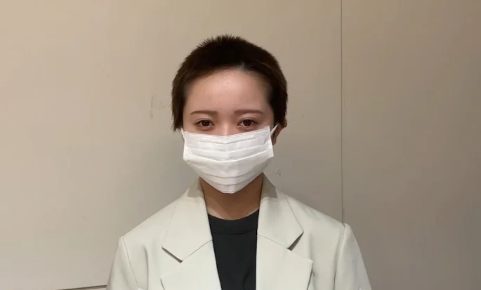 不满公司不认逼剃头 花田蓝衣用生命宣战